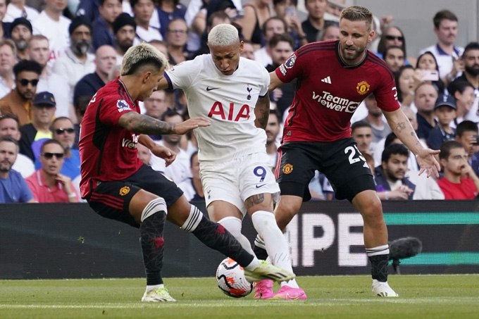 MU xứng đáng thua trước Tottenham