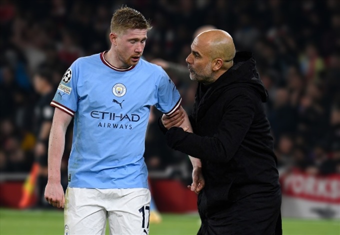 Chấn thương của trò cưng De Bruyne không làm Pep sáng mắt.