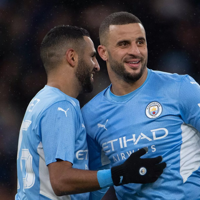 Riyad Mahrez từng phải bỏ tiền ăn cho cả đội Man City