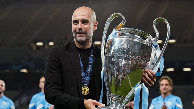 Pep Guardiola đoạt cú ăn ba cùng Man City mùa qua