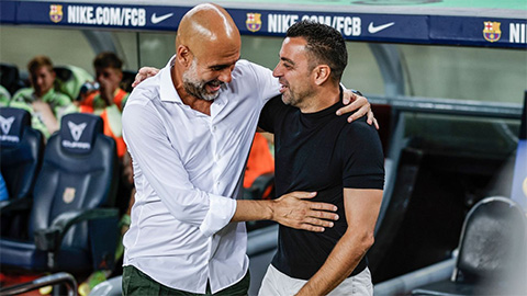 Xavi sánh vai với những tượng đài của Barca