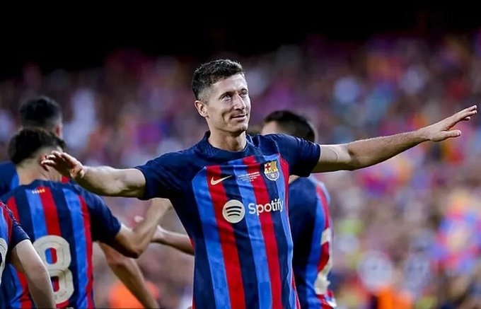 Lewandowski sẽ dẫn dắt hàng công của Barca nghiền nát Antwerp