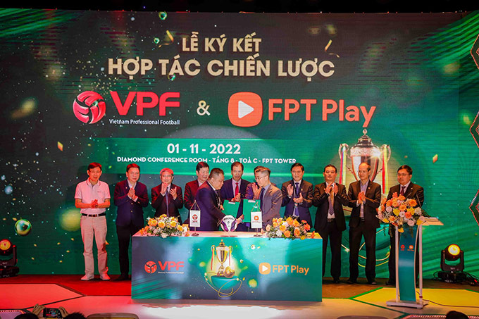 VPF và FPT Play hợp tác chiến lược - Ảnh: VPF