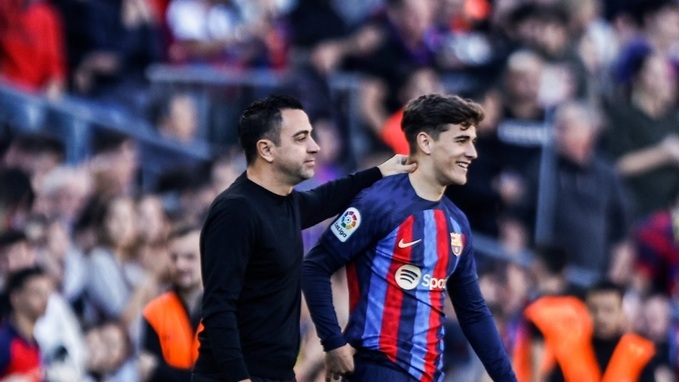 HLV Xavi ví Gavi như là "trái tim" của Barca.