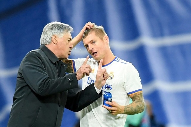 Ở tuỏi 33, Kroos vẫn khiến HLV Ancelotti mê mẩn.