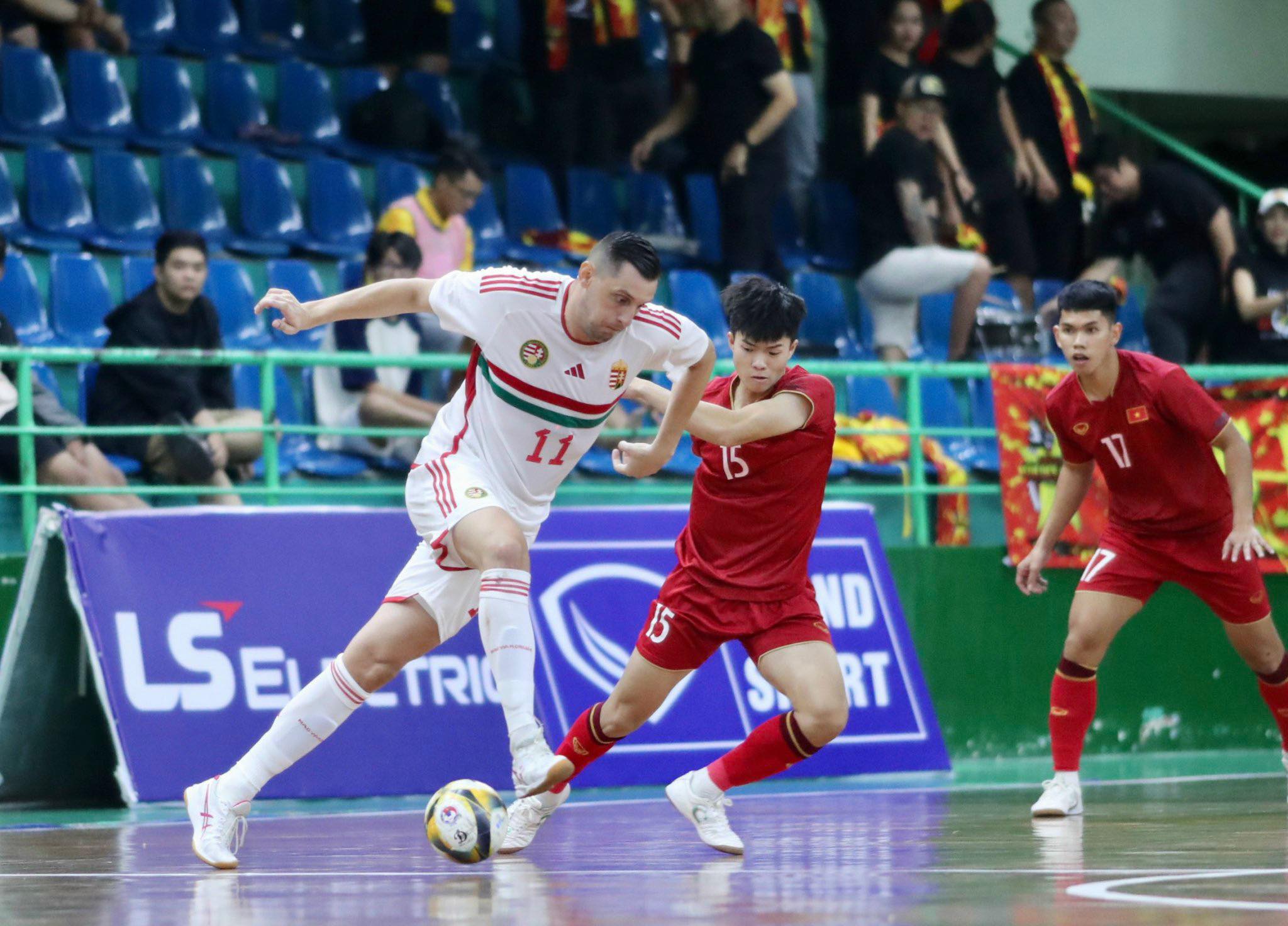 Nhiều cầu thủ trẻ và mới của ĐT futsal Việt Nam đã có những trải nghiệm quý giá. Ảnh: Nguyễn Bằng