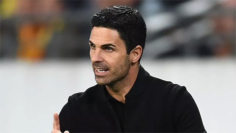 Arteta: 'Arsenal đang ở rất xa Man City'