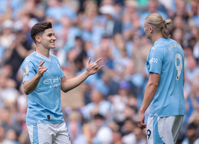 Man City đang có cả Ngọa Long lẫn Phượng Sồ, đó là Haaland và Alvarez.