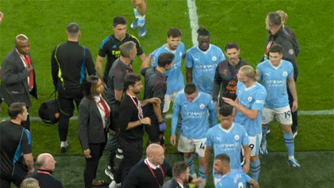 Guardiola không bình luận việc Haaland nổi nóng từ đường hầm tới phòng thay đồ