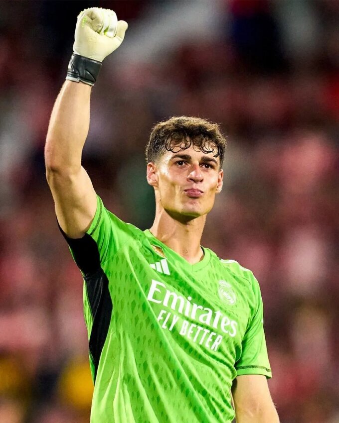 Kepa đang khiến tất cả tạm quên đi Courtois