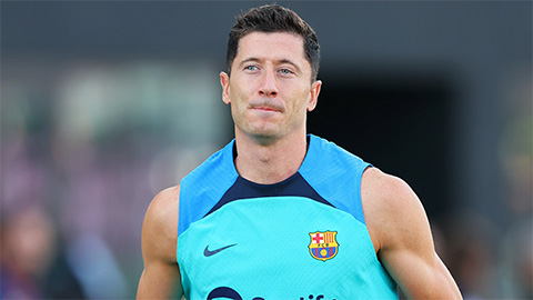 Lewandowski và 4 cầu thủ Barca trở lại tập luyện trước trận Siêu kinh điển