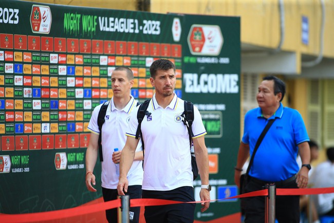 Khu vực Mixed Zone đã được triển khai ở V.League mùa năm ngoái. Ảnh: Minh Dân.