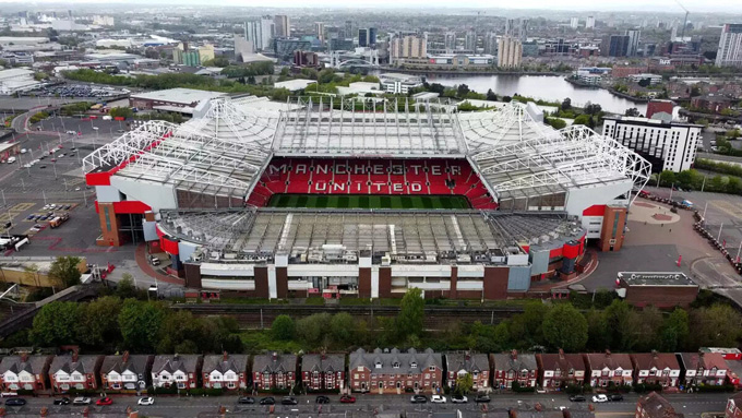 Old Trafford đang trở nên lạc hậu so với thời đại.