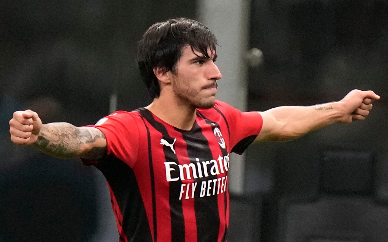 Phải chăng Tonali đã "nhiễm máu đỏ đen" khi còn khoác áo AC Milan?