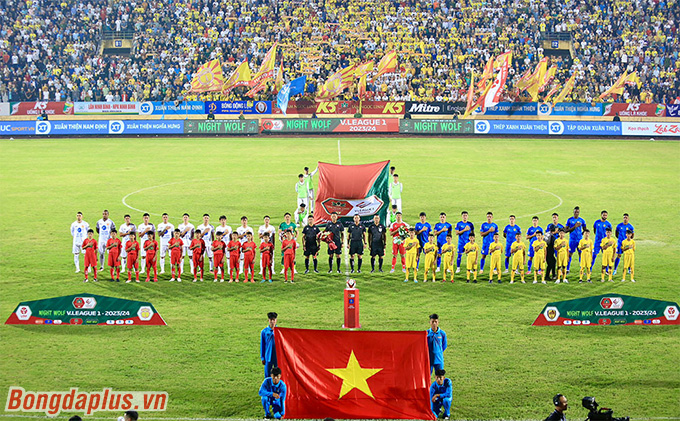 Vòng mở màn Night Wolf V.League 1 - 2023/24 nhận được sự quan tâm của giới mộ điệu - Ảnh: Đức Cường