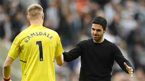 Mikel Arteta bất ngờ lên tiếng về tương lai của Aaron Ramsdale