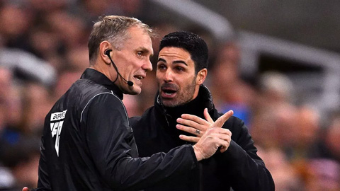 Mikel Arteta chỉ trích VAR 'đáng xấu hổ'