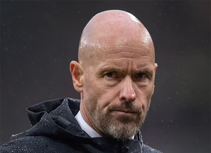 Ten Hag đang gây chia rẽ nghiêm trọng trong phòng thay đồ của MU