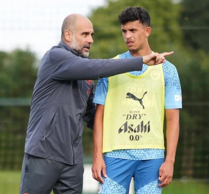 Matheus Nunes đang bị HLV Guardiola lãng quên trên ghế dự bị