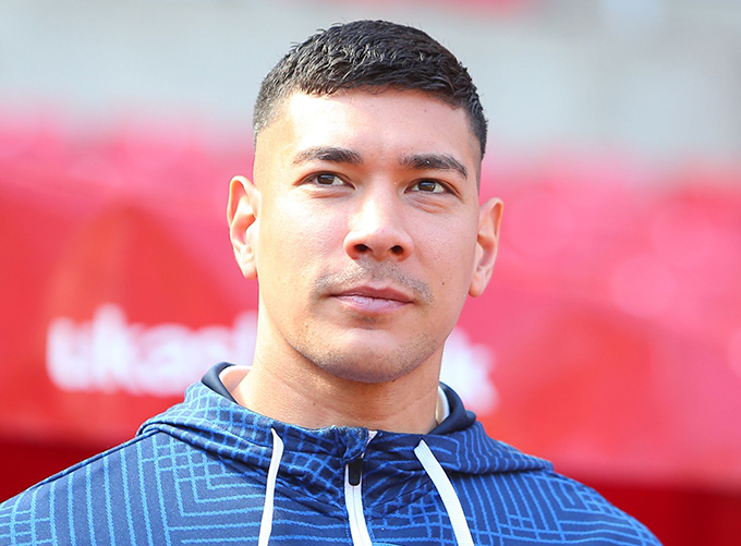 Trước khi đến Ngoại hạng Anh, Neil Etheridge đã trải qua những năm tháng nằm gai nếm mật