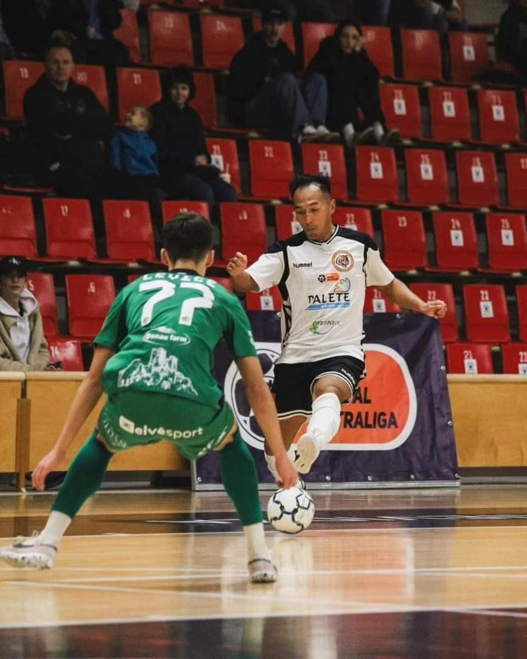 Không có chỗ đứng ở V.League, Thanh Tiệp trở về Slovakia chơi futsal