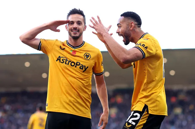 Wolves xứng đáng có 3 điểm trước Tottenham