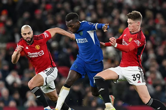 Amrabat và McTominay đã chơi tốt ở trận thắng Chelsea