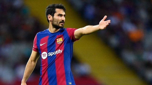 Gundogan sẽ không rời Barca