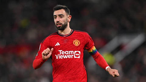 CĐV MU muốn Bruno Fernandes ngồi dự bị ở trận Bournemouth vì lí do 'trời ơi'