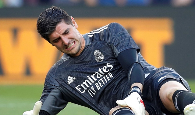 Thủ môn Thibaut Courtois phải nghỉ thi đấu dài hạn vì chấn thương