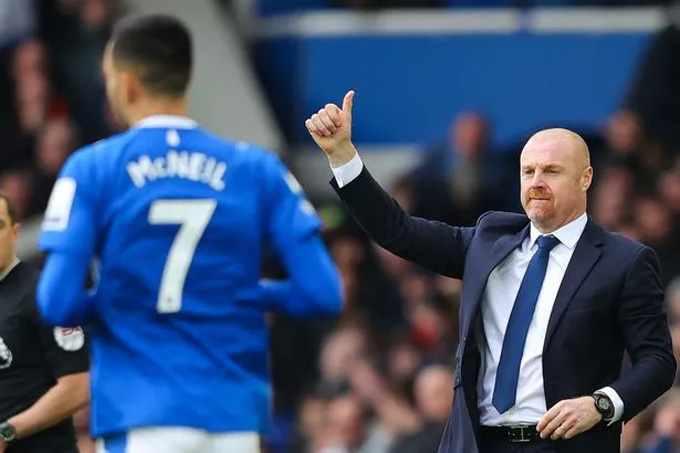 Sean Dyche đang giúp Everton dần vượt qua khó khăn.