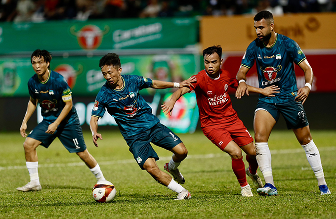 HAGL đang đứng chót BXH ở V.League 2023/24. Ảnh: Anh Khoa