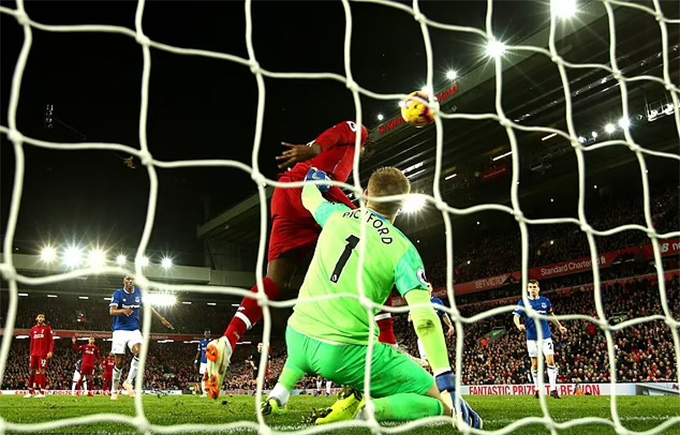 Origi ghi bàn thắng muộn đáng chú ý ở derby Merseyside với Everton năm 2018