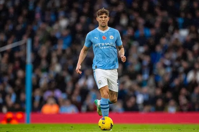 John Stones sẽ đối đầu Luton vào tối nay.