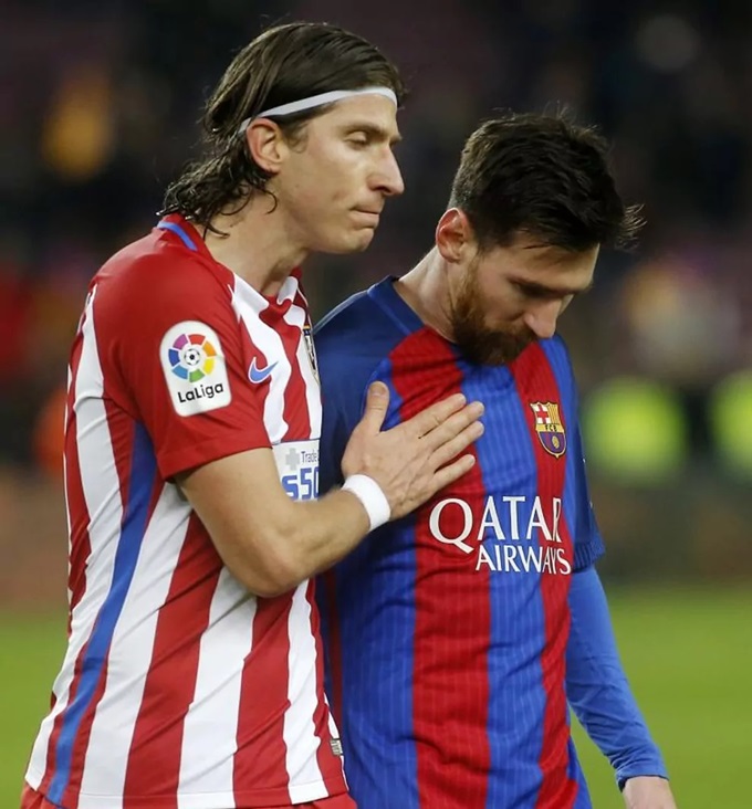 Filipe Luis từng có nhiều năm đối đầu trực tiếp với Messi