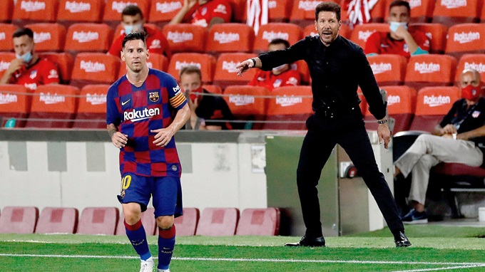 Simeone làm đủ mọi cách để ngăn chặn Messi