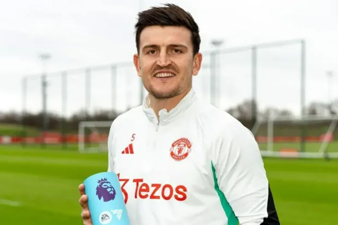 Maguire giật giải Cầu thủ hay nhất tháng 11 Premier League