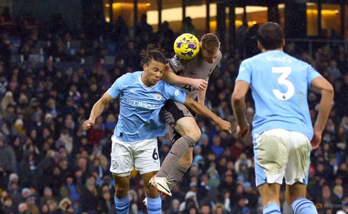 Man City đang liên tục phải nhận các bàn thua muộn thời gian qua.