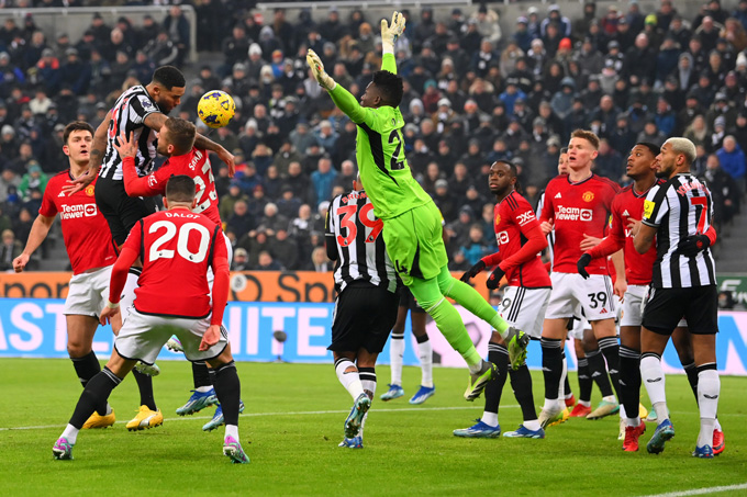 Newcastle đã chơi quá hay trước MU