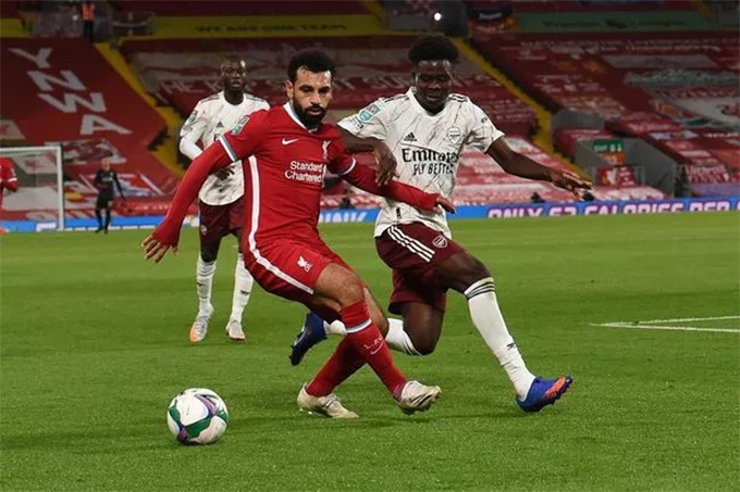 CHờ đợi màn so tài đỉnh cao giữa Salah và Saka tại Anfield