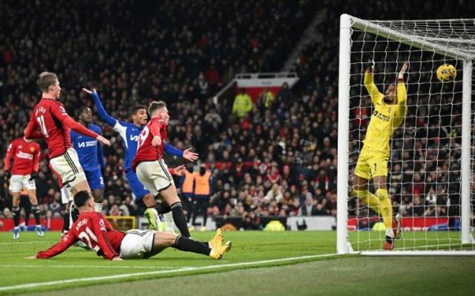 McTominay tiếp tục là người hùng giúp MU đánh bại Chelsea 2-1