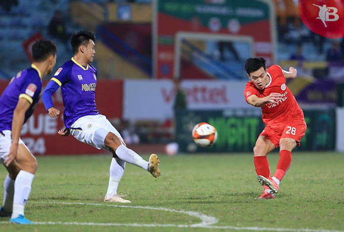 CLB Viettel vẫn phải đứng ở nửa sau BXH V.League 2023/24 - Ảnh: Đức Cường