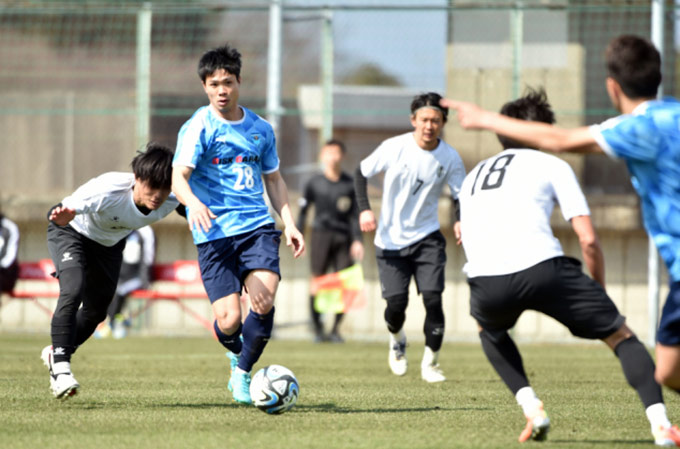 Công Phượng ít có cơ hội ra sân tại Yokohama FC