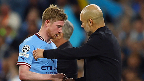 HLV Guardiola nhắn nhủ De Bruyne trước trận Man City vs Huddersfield Town