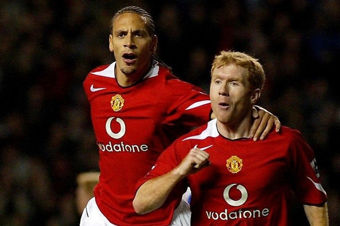 Rio Ferdinand từng có nhiều năm sát cánh với Paul Scholes trong màu áo MU và ĐT Anh