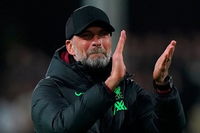 Klopp xúc động trước tình cảm của người hâm mộ tại Anfield