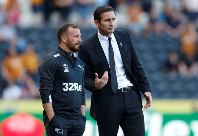 Lampard thành công ở giai đoạn đầu làm HLV là nhờ trợ lý Jody Morris (trái)