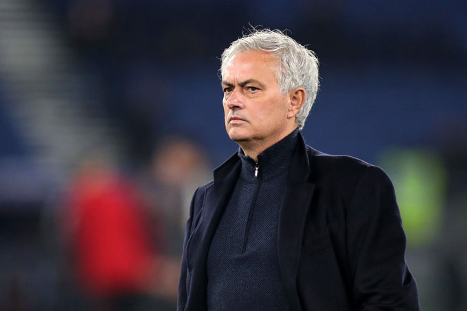 Mourinho đang thất nghiệp và luôn muốn dẫn dắt Barca