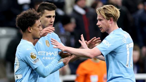 Oscar Bobb đã có màn phối hợp rất tốt với anh lớn Kevin de Bruyne