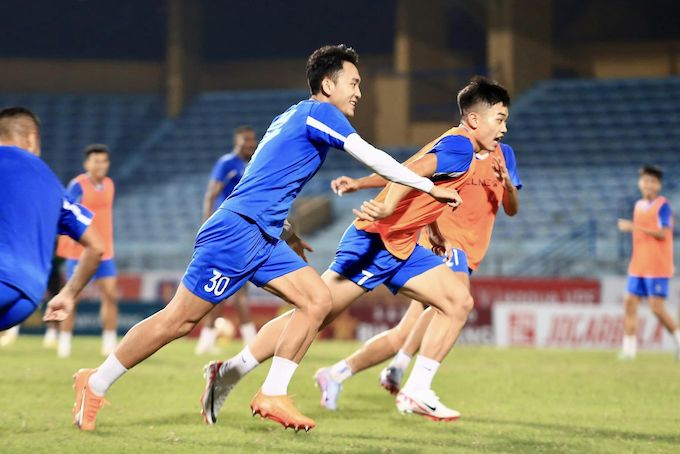 Điểm yếu lớn nhất của Quảng Nam là thiếu kinh nghiệm ở V.League. Ảnh: Phan Tùng